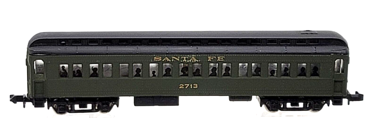 N Bachmann 53-1042-02 65' Santa Fe Passenger Coach #2713 lighted