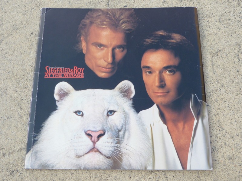 SIEGFRIED & ROY AT THE MIRAGE Collectible Show Book,Magicians of the Century 98’