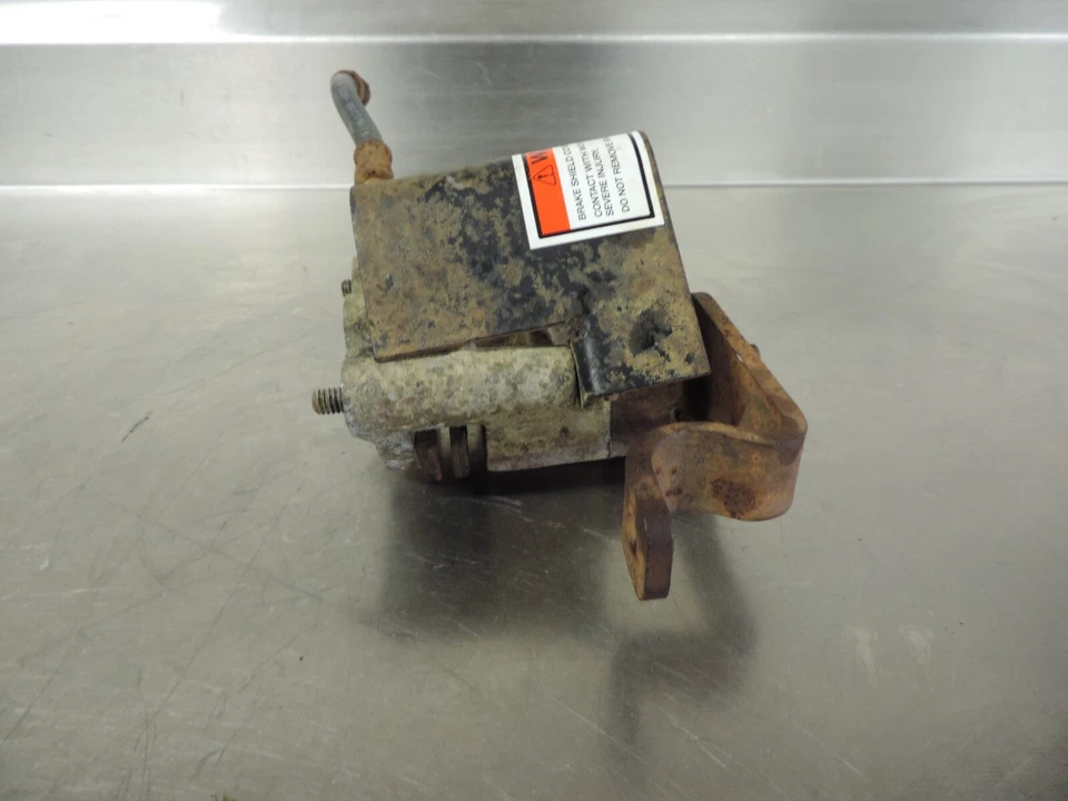 1995 Polaris 300 4X4 W958130 Rear Brake Caliper & Brake Hose Break Caliper - Image 4 of 4