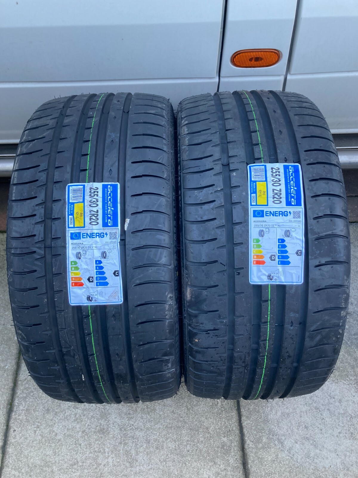 2 x 255/30ZR20 92Y XL ACCELERA 255 30 20 EXTRA LOAD TYRES 255/30R20 92Y XL TS
