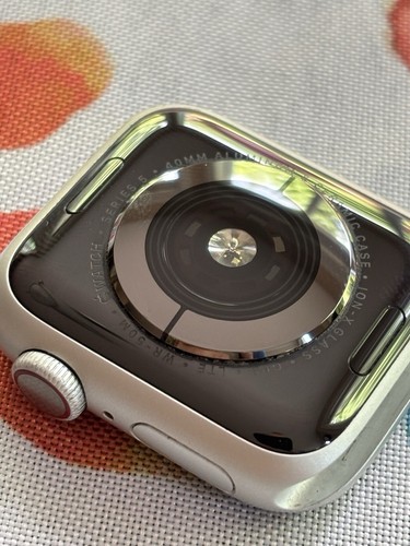 Apple Watch Series 5, 40mm, WiFi and LTE, Watch Face Only, Fully Functional - Zdjęcie 3 z 14