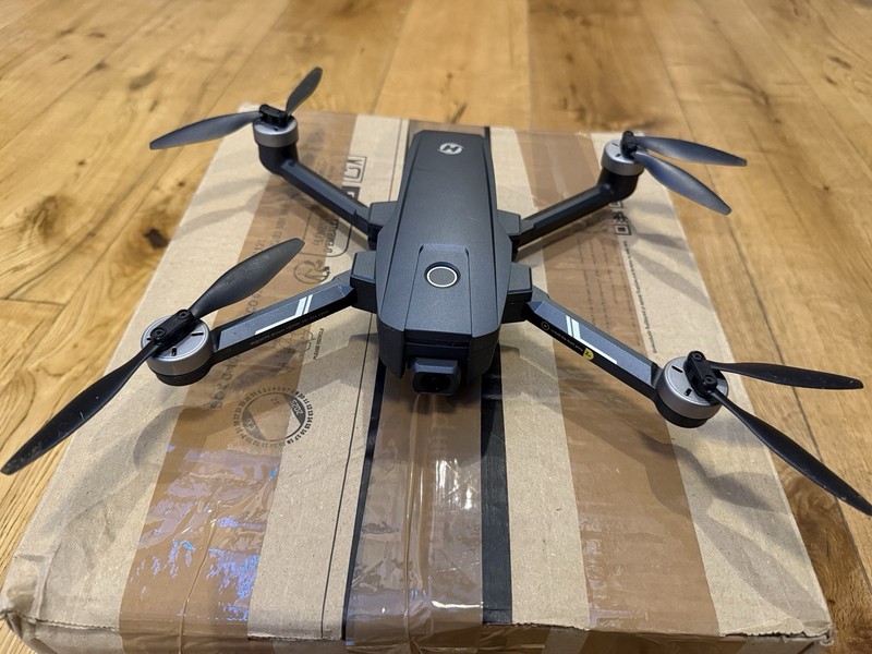 Holy Stone HS720E Foldable GPS FPV Drone with Controller, 2 Batteries and Case