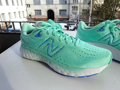 NEW BALANCE WEVOZPB2 Evoz V2 Green Fresh Foam Damen Laufschuhe Gr.43(UK9) Neu
