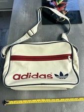 Borsa a tracolla retrò Adidas Originals Airliner Messenger bianco sporco rosso vintage