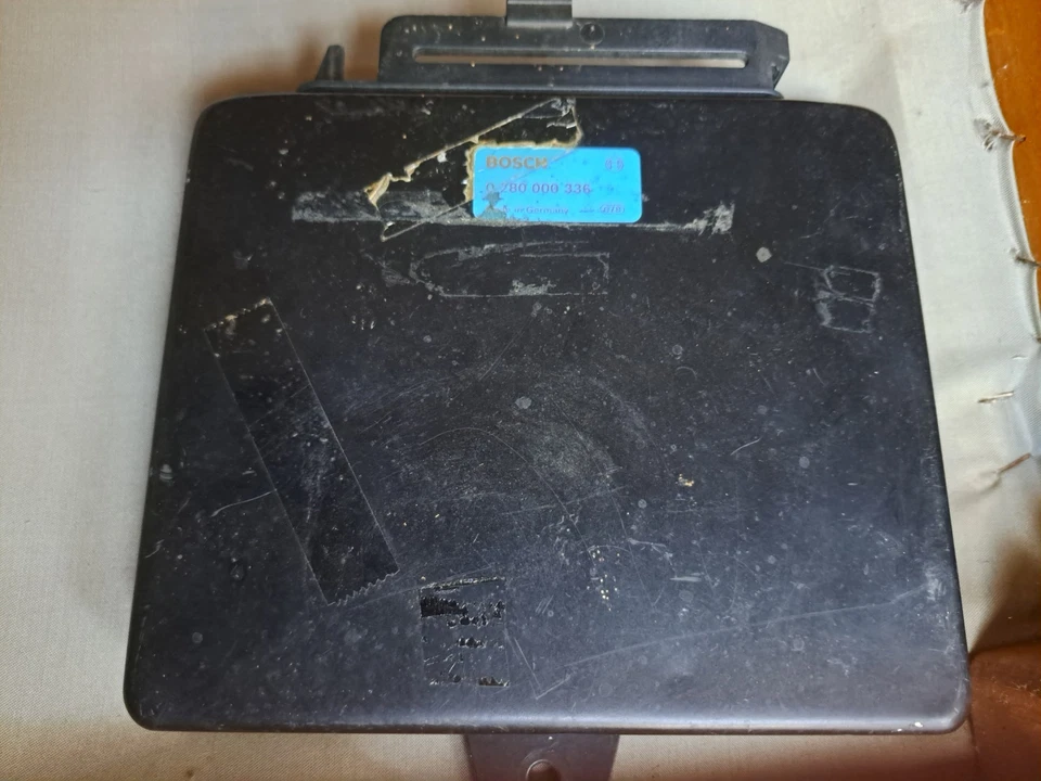 Uno turbo centralina motore bosch nuova - Immagine 2 di 4