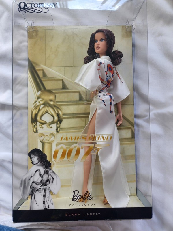 Barbie Collector James Bond 007 Octopussy Black Label 12in Doll NIB