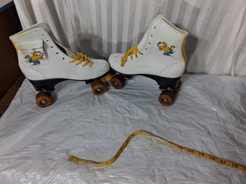 RARE Vintage Garfield Pair Adult Roller Skates Working Condition Looks Great