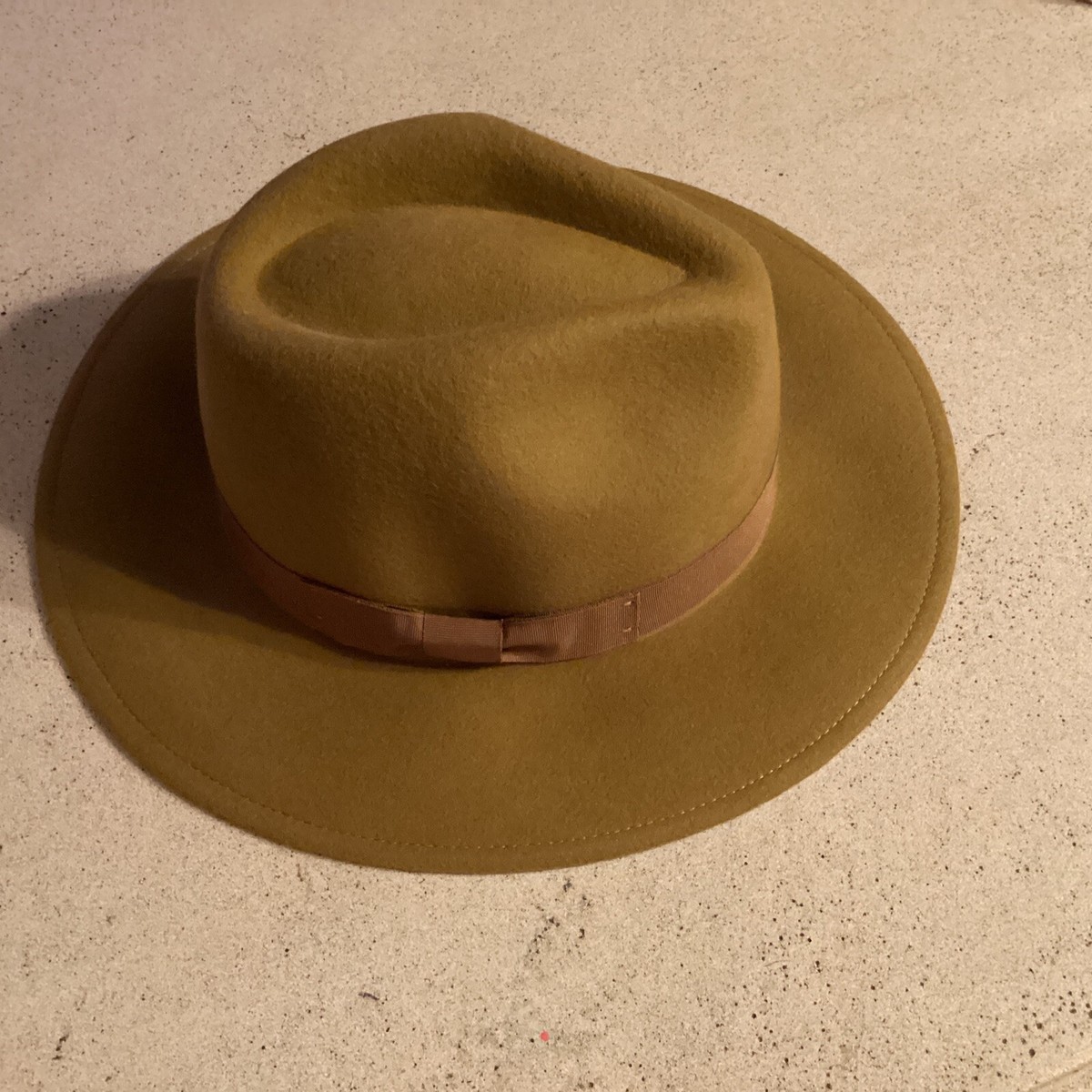 Flat Wide NWT Brimmed fedora hat tan/brown bow tie 100% wool  display picture 1