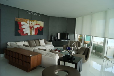Porcelain polished tiles Bianco absoluto 32 x 32