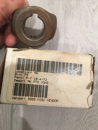 Spicer Power Train Components End Yoke 10-4-73 - Picture 3 of 4