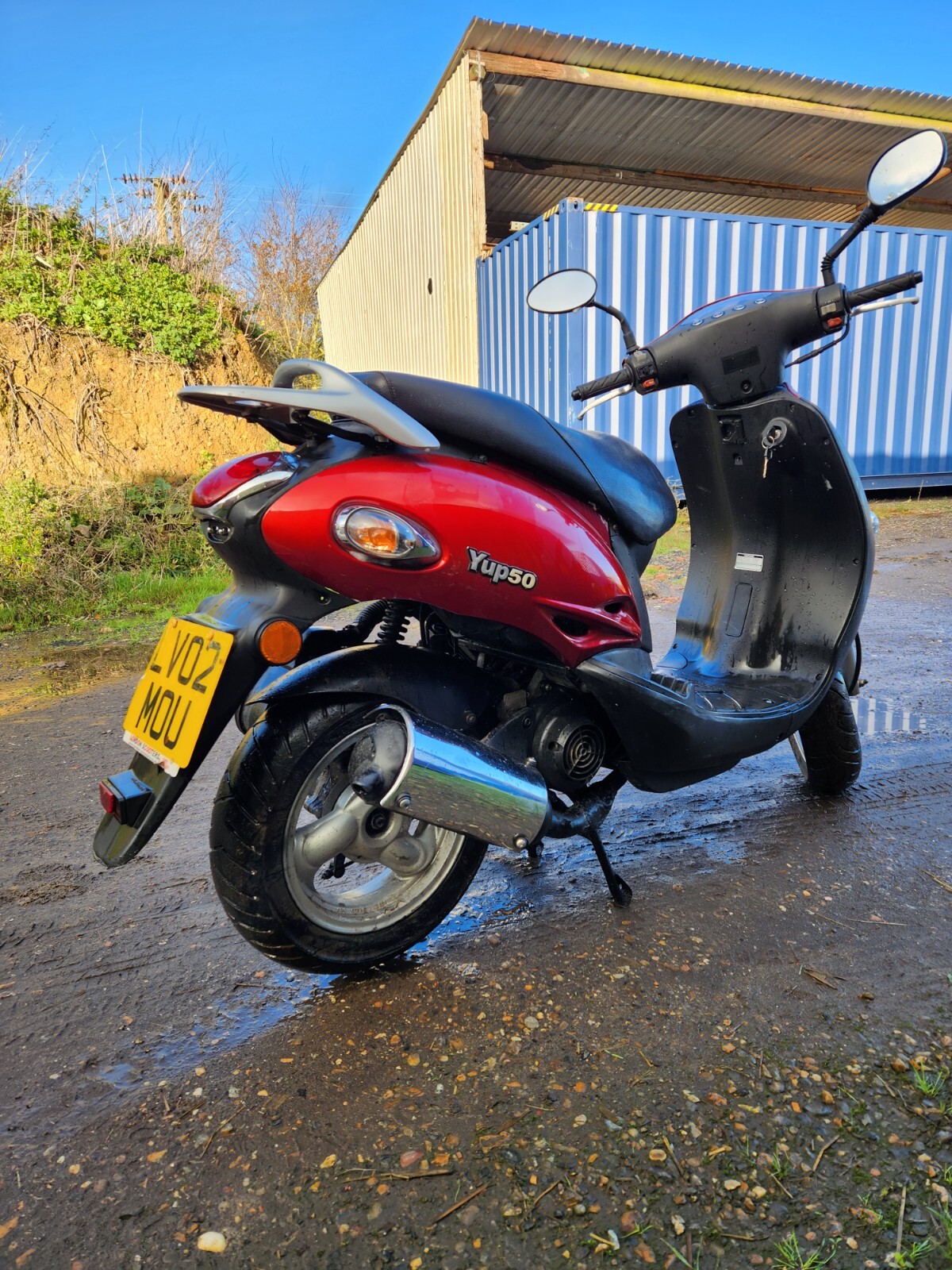 Kymco yup 50cc 2stroke scooter. Runs rides perfect no mot as been