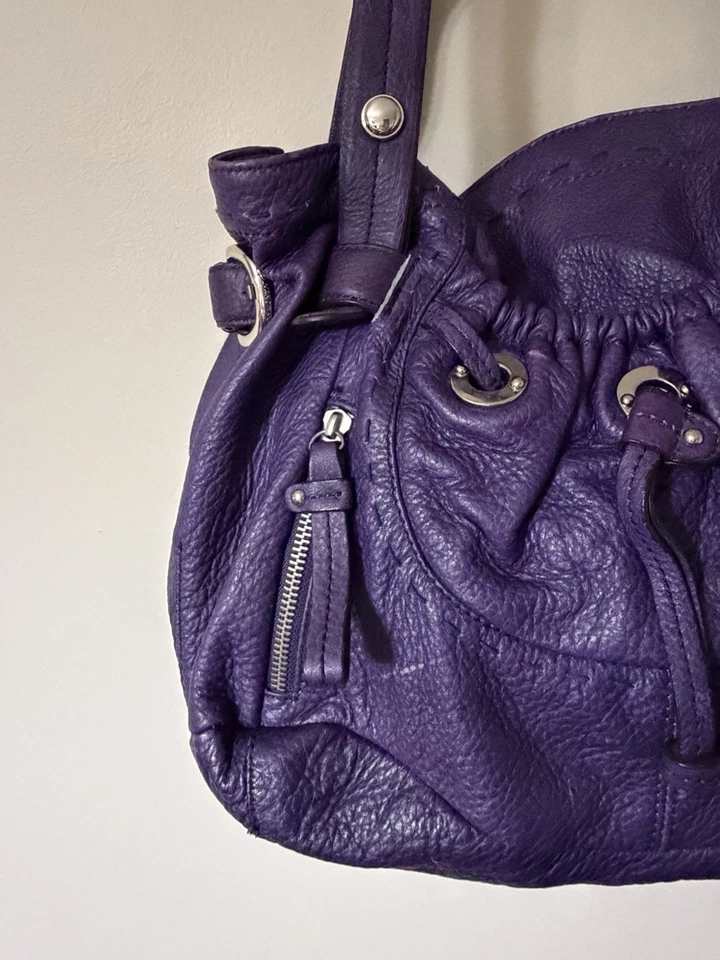 复古 B MAKOWSKY 深紫色皮革单肩包 手提包 钱包 拉链 口袋 — 第 4/4 张图片