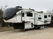 2022 JAYCO NORTH POINT 382FLRB – LIKE NEW! ONLY 5K MILES | LUXURY PKG