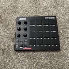 Akai MPD218 16-Pad USB MIDI Controller Pad Tr...