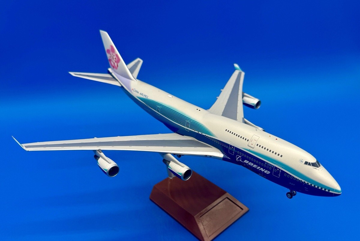 Inflight200 China Airlines Boeing 747-400 1:200 B-18210 Art