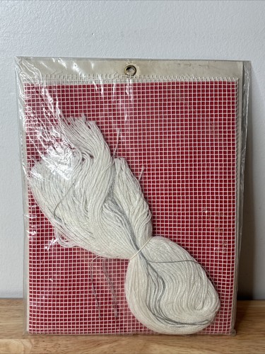 Vtg Vogart Crafts Christmas Santa Picture Net Darning Kit #2943 Holiday Sealed - Picture 2 of 2