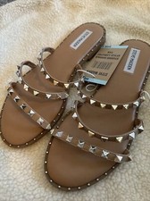 STEVE MADDEN Beige Sandals Lodell Women's Size 9 Slip-On Pyramid Studded 3-Strap