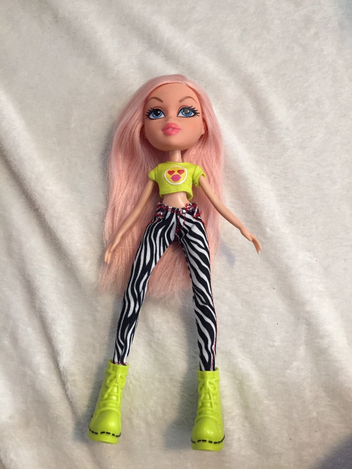 bratz doll pink hair