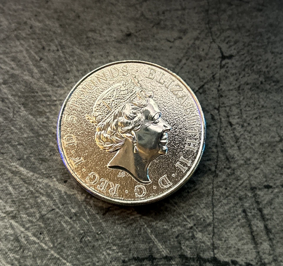 Moneda de plata 2016 Gran Bretaña Queen's Beast León of England *2 oz* .9999 Foto 2 de 2