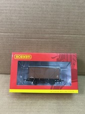 Hornby R60027 BR Twin Vent Van Brand New Sealed W145746 