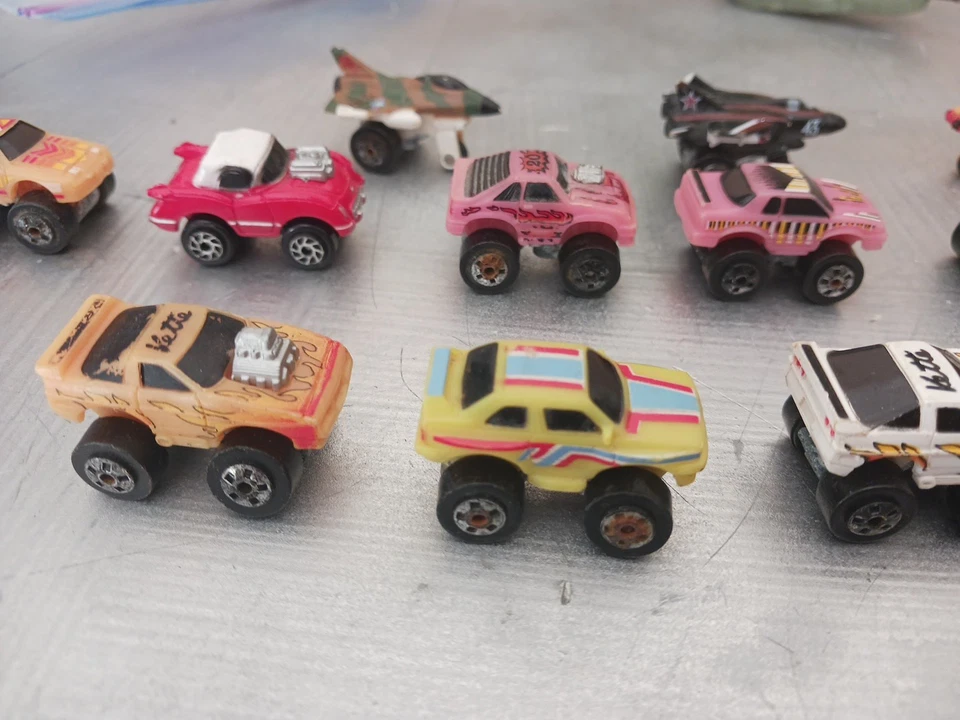 Lot Of 19 Roadmaster Micro Machine Jet Planes, Helicopters & Cars. READ!!!! - Image 4 of 4