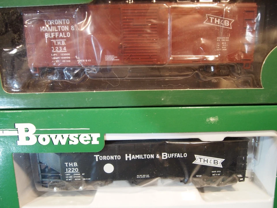 BOWSER  TORONTA,HAMILTON & BUFFALO 3-70t & , 4-70t OPEN HOPPER, 2-40ft. BOX CARS - Image 4 of 4