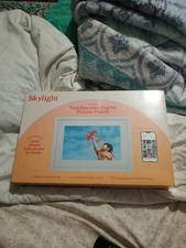 Skylight 10" Digital Photo Frame - White