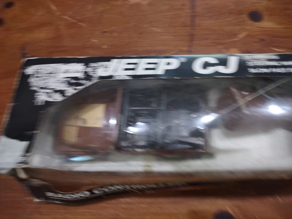 Vintage Sears Remote Control Jeep CJ Renegade Brown Tested Working 1:24 Scale - Image 4 of 4