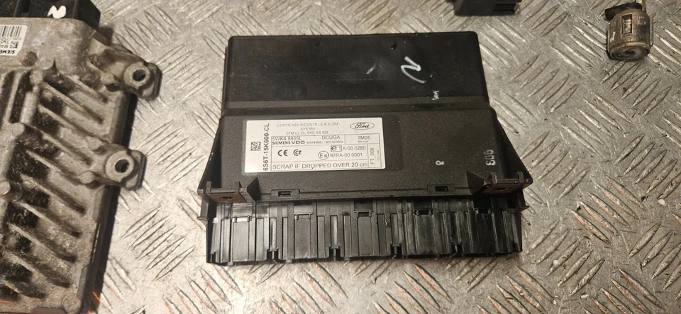 Ford fiesta MK6 TDCI 1.4 diesel ignition barrel key transponder engine ecu kit - Image 4 of 4