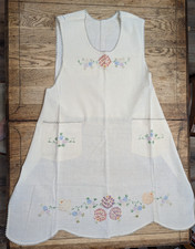 VTG Handmade Adult Full Length Beige Apron/ Smock Floral Embroidery Snaps EUC