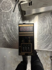 OGDEN ETR-805-02 Temperature Controller ETR80502 USED