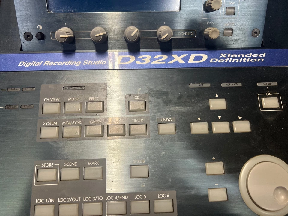KORG D32XD 32 TRACK DIGITAL RECORDER.. AS IS - Does Not Power Up - Image 2 of 4