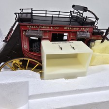 FRANKLIN MINT Wells Fargo  Co. Overland Stage 1:16 Diecast Stagecoach BRAND NEW