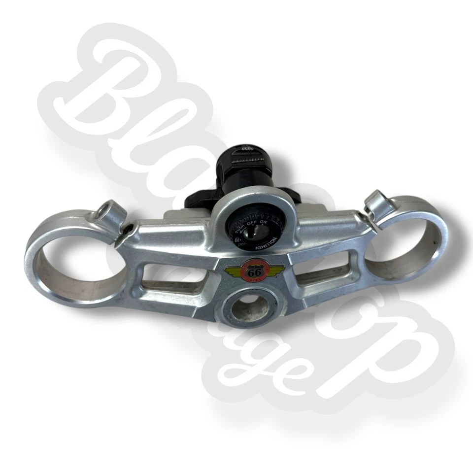 Abrazadera de soporte de yema de horquilla superior triple OEM Triumph Daytona 675 2006-2020 Foto 2 de 4