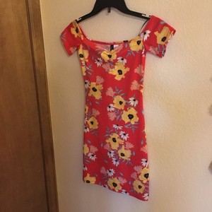 h&m red bodycon dress