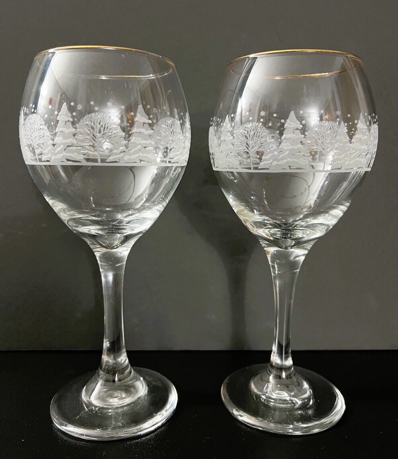 2 Arby's Wine Glasses Winter Christmas Gold Rim Etched Frosted Goblet Libbey eBay