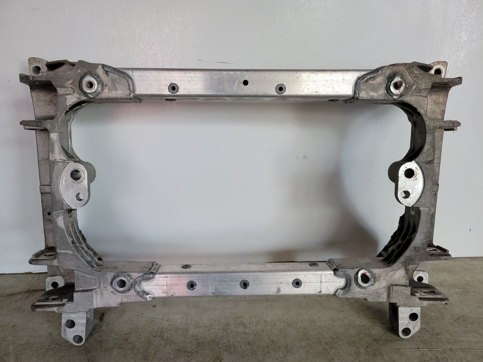 2014-2017 MASERATI GHIBLI RWD FRONT SUBFRAME CRADLE CROSSMEMBER OEM