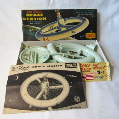 Vintage 1958 Walt Disneys Space Station Strombecker Model Kit D32 100 - Picture 2 of 8