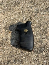 Smith &Wesson J Frame Square Butt,landgun GripsPachmayr 03250 "GRIPPER"