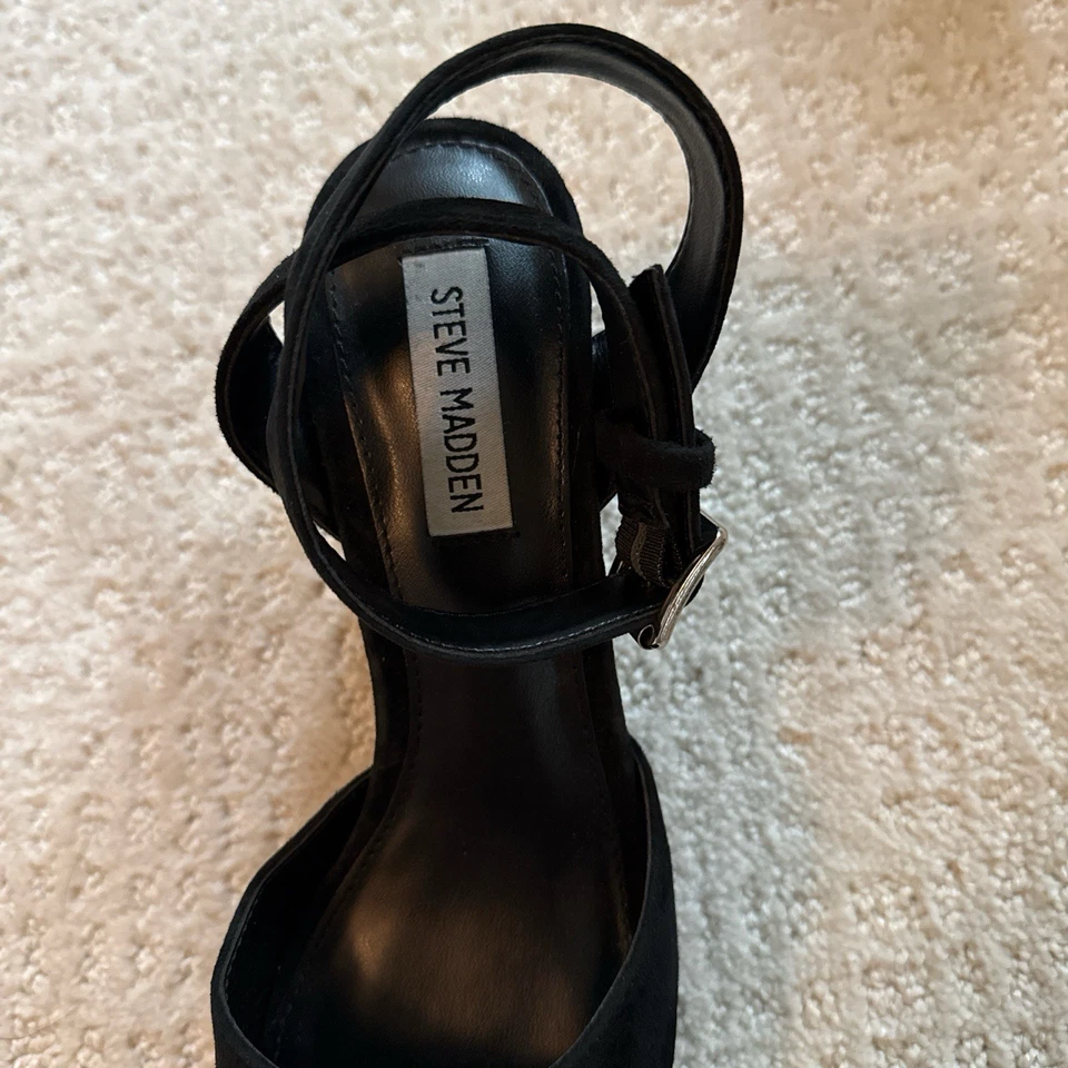 Steve Madden 坡跟凉鞋黑色麂皮绒踝带露趾 7.5 码 — 第 3/4 张图片