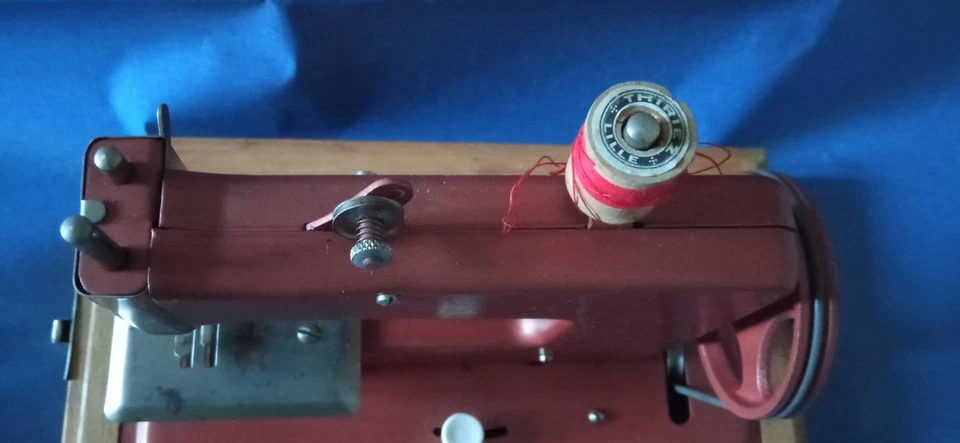 jouet ancien,Machine à Coudre Portative BABY - Photo 4/4