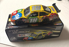 Kyle Busch 18 2008 Toyota Camry 1:24 Diecast M M's COT