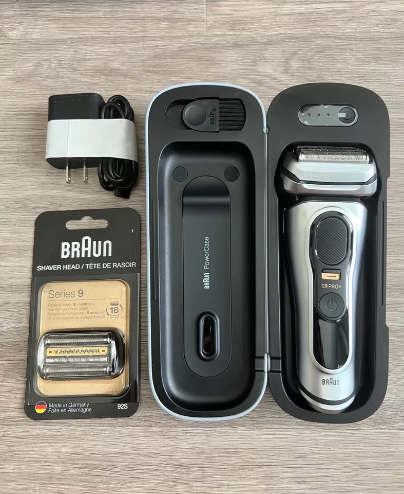 Braun Series 9 Pro Plus 9577cc Electric Shaver with PowerCase + Extra head - image 3 of 4