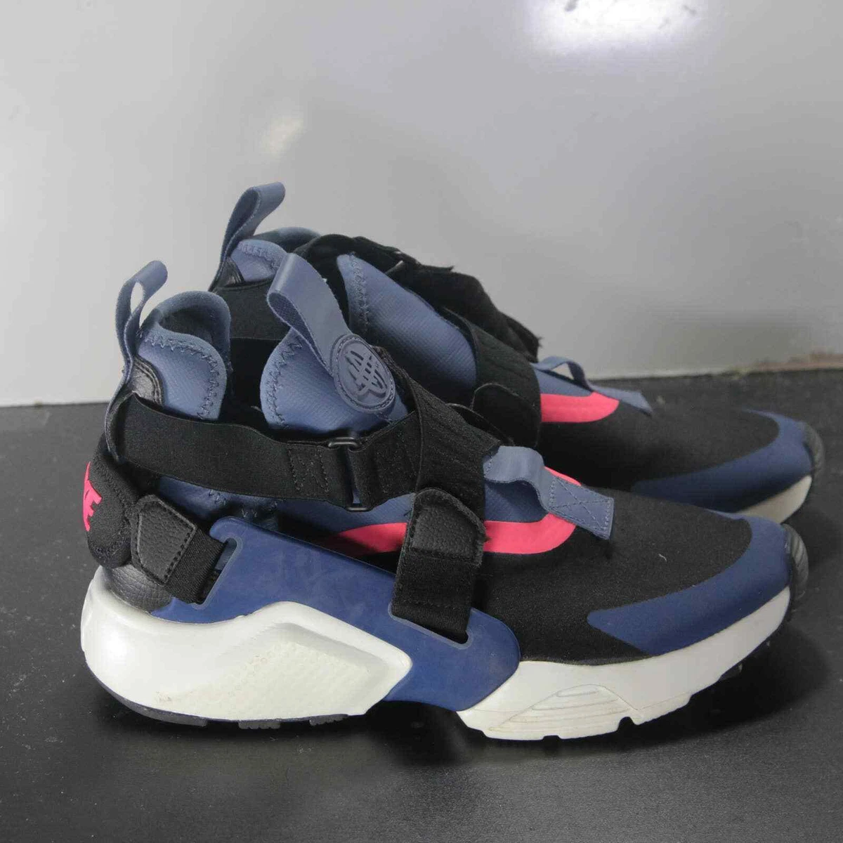 Air huarache shop city utility sneaker