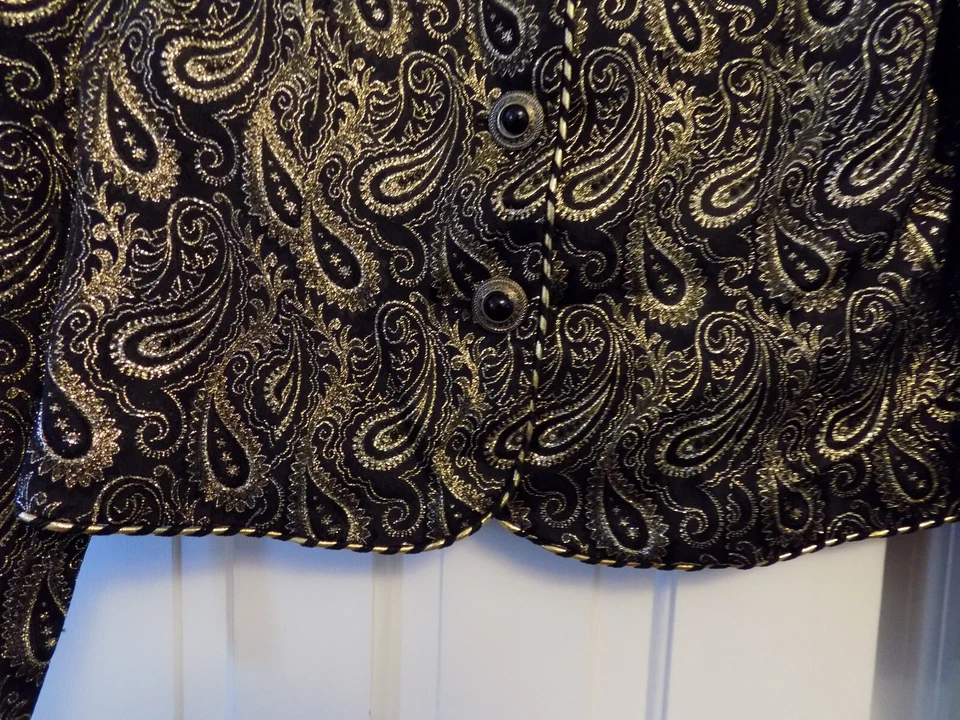 Chaqueta Blazer De Colección Patra EE. UU. Negro y Dorado Paisley Ribete FAB Talla 12 Usada en Excelente Condición Foto 4 de 4