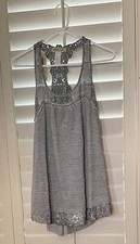 Urban Mango Z Women's Boutique NWT, Embroidered Soft Gray Top, Size Medium