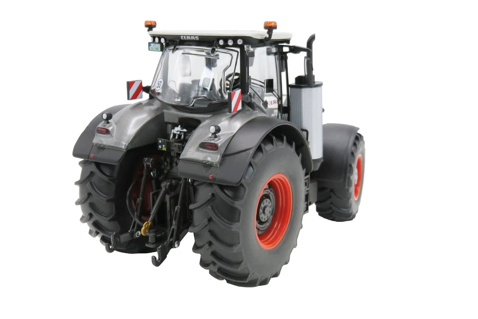 CLAAS Axion 960 Gunmetal Gray Tractor 500 Piece Limited Edition 1:32 Scale - Image 4 of 4