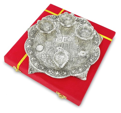 Pooja Diya Silver Plated Set with Red Velvet Gift Box - Picture 3 of 4
