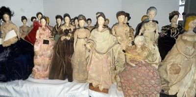 1930's ANTIQUE The Dresses of the Mistresses of the White House Dolls & Ephemera