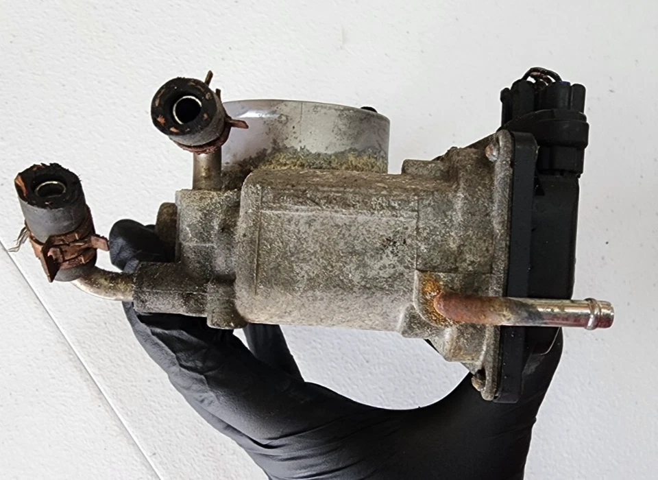 2006 - 2010 Scion XB Matrix Camry Throttle Body Valve 22030-28070 OEM 2.4L - Изображение 4 из 4